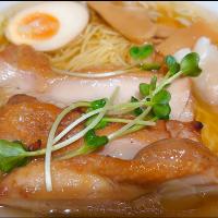 【1907年創業の鶏肉専門卸が経営】
鳥藤とりそばスタンド 
グランスタ東京店
とりそば (東京店限定、950円)
＠JR東京駅改札内 京葉ストリート
23188 (198,445)